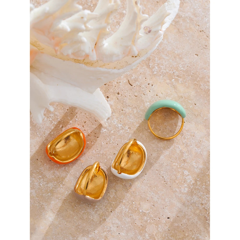 White enamel multi-color ring in 18K gold-plated stainless steel with enamel.