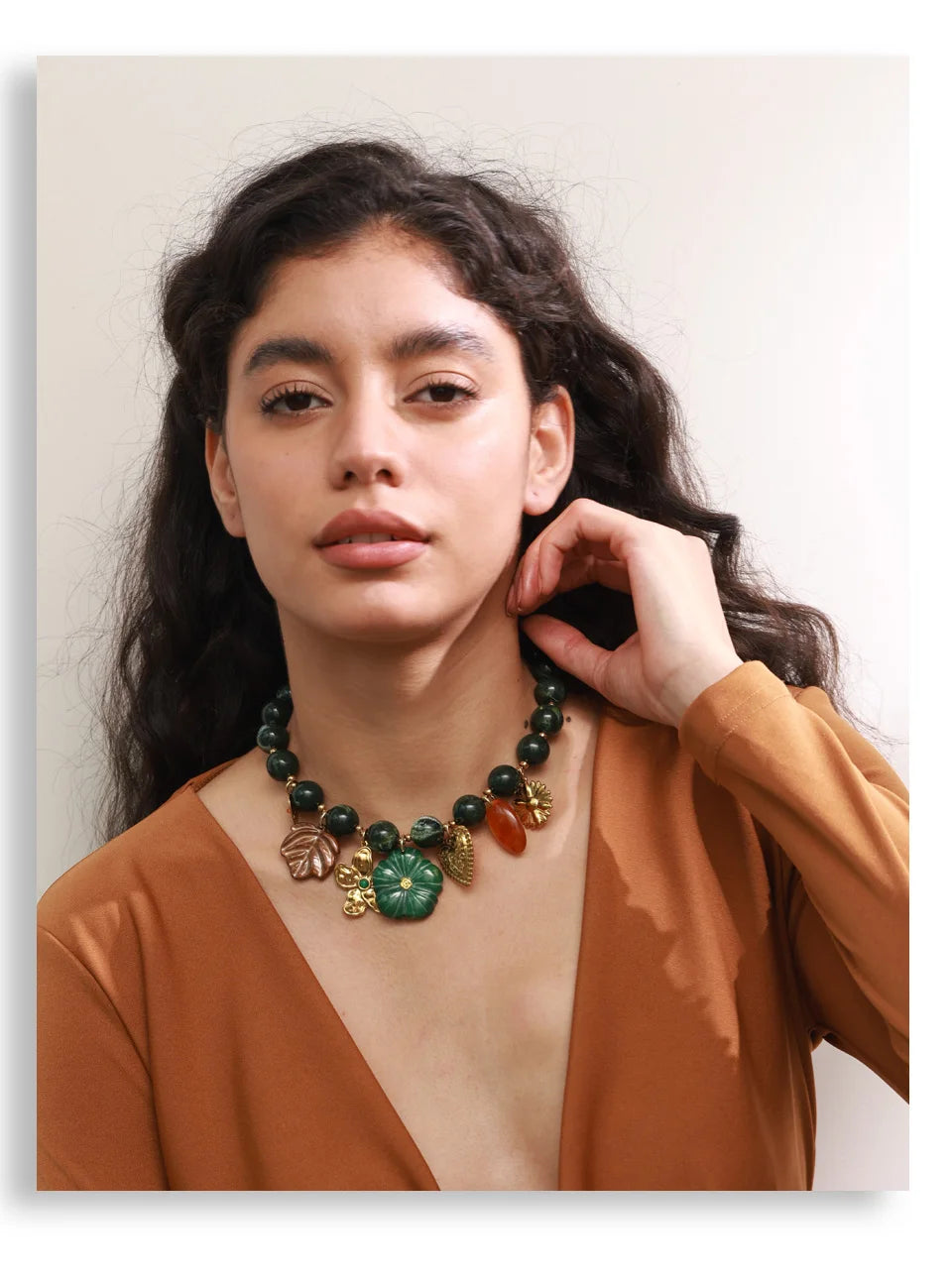Green resin acrylic necklace in gold-plated stainless steel with resin and acrylic.
