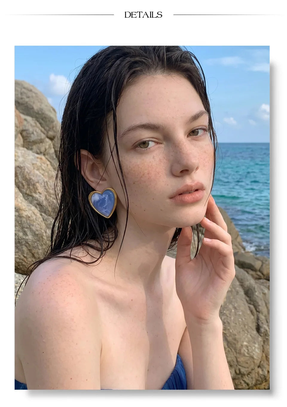 Resin acrylic heart earrings in gold-plated stainless steel with resin and acrylic.