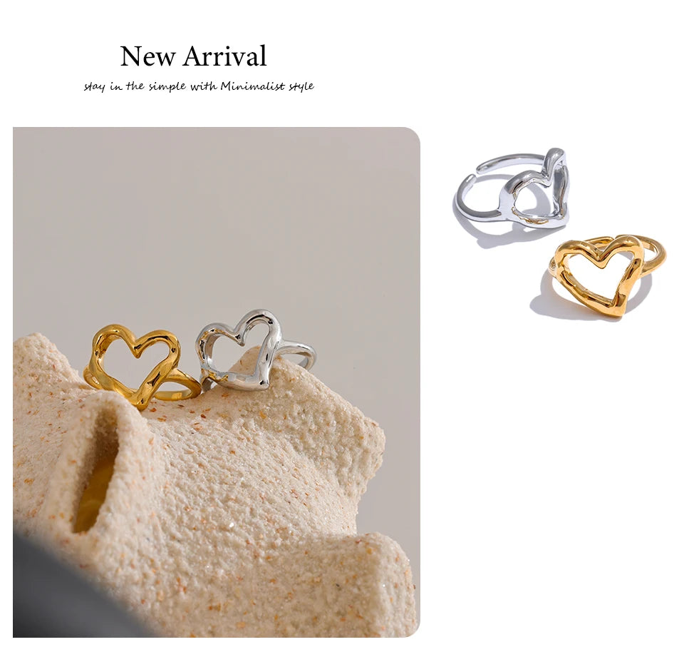 Heart minimalist ring in gold-plated stainless steel.