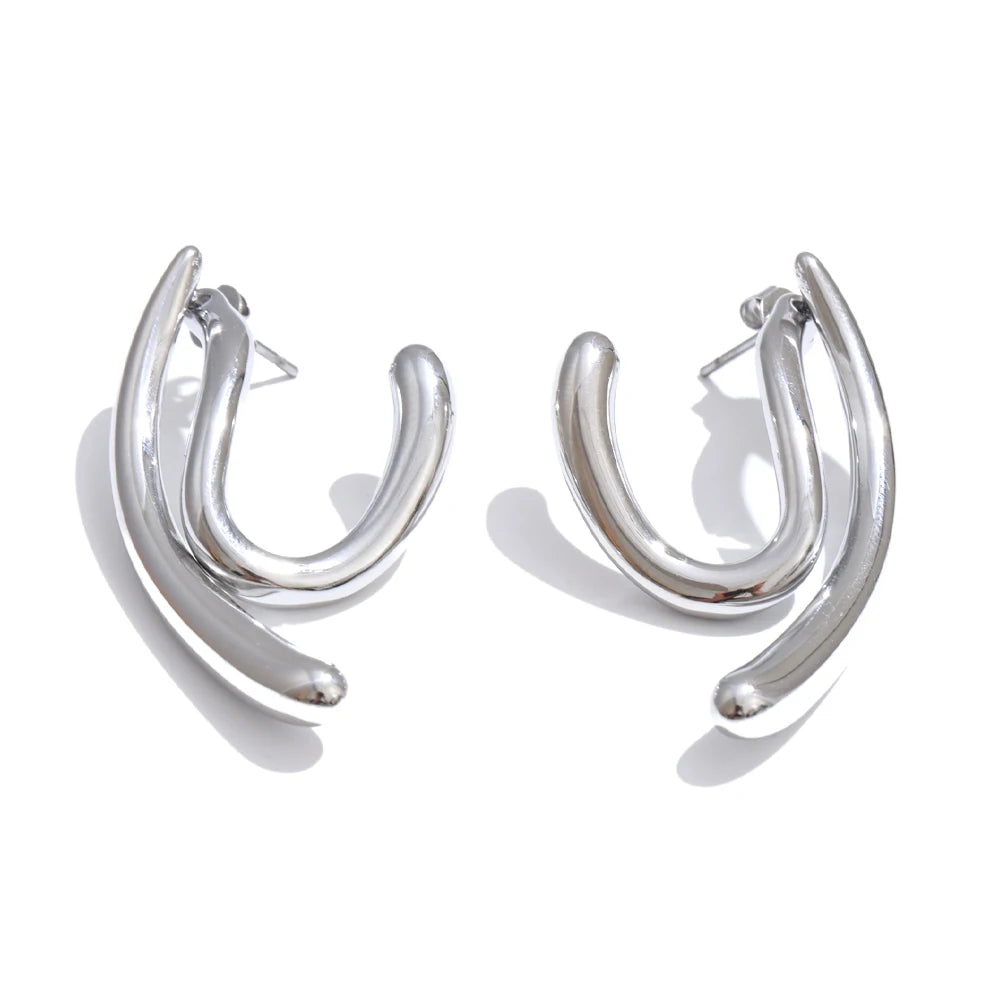 Geometric earrings in gold-plated stainless steel.