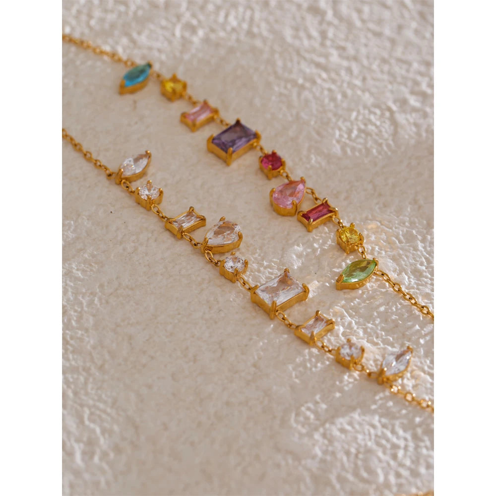White cubic zirconia multi-color necklace in gold-plated stainless steel with cubic zirconia.