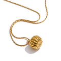 Geometric necklace in gold-plated stainless steel.