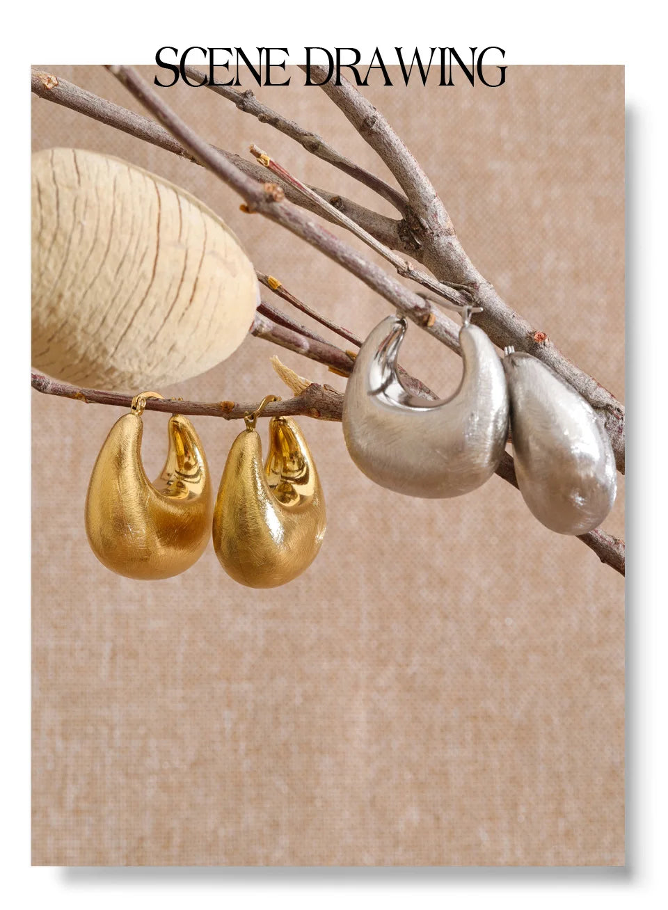 Geometric earrings in gold-plated stainless steel.