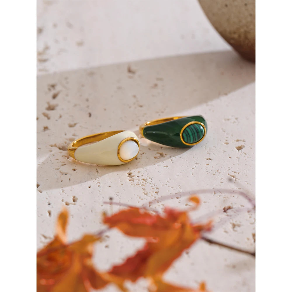 White shell enamel ring in 18K gold-plated stainless steel with natural stone and shell.