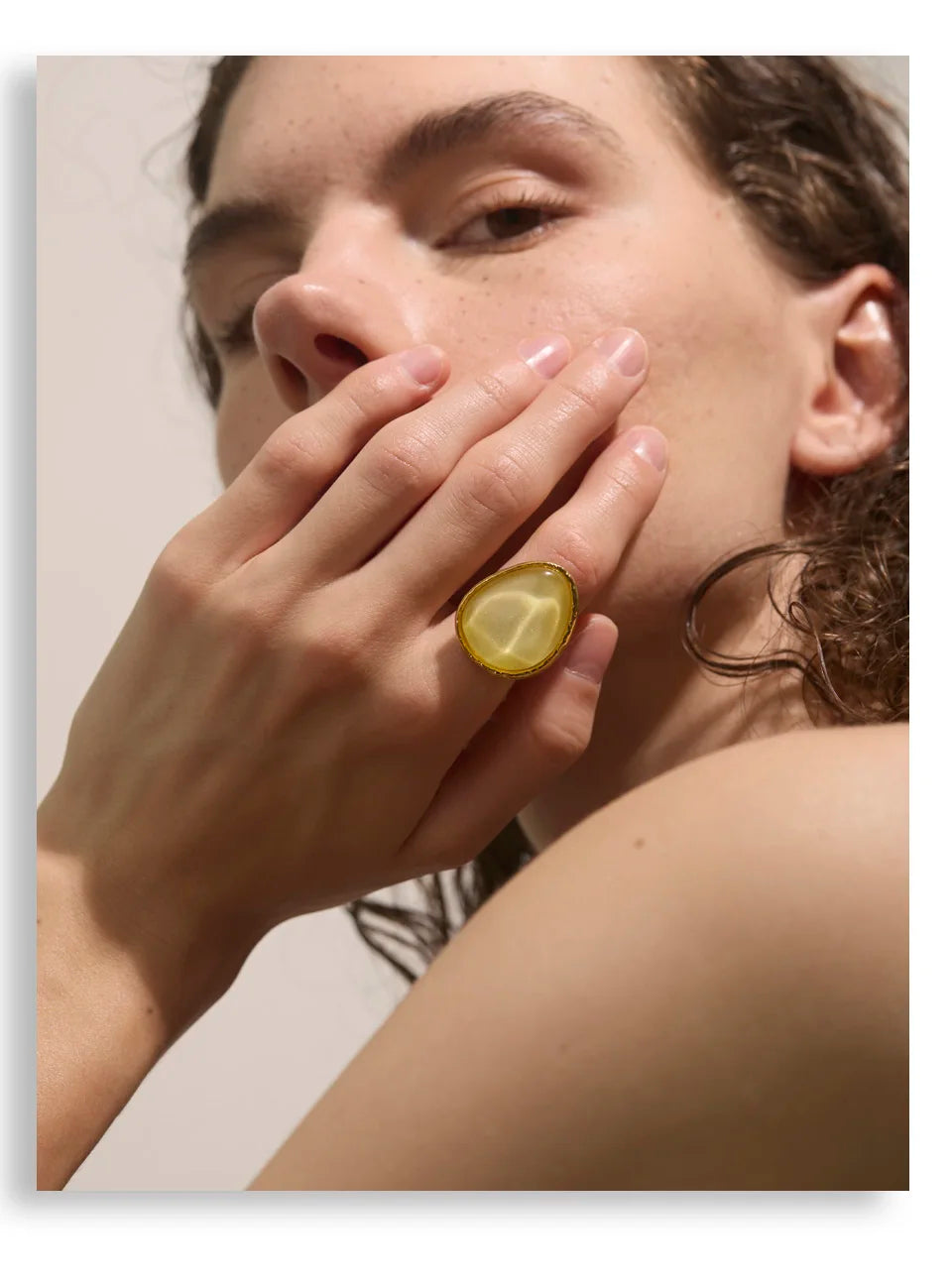 White resin multi-color ring in 18K gold-plated stainless steel with resin.