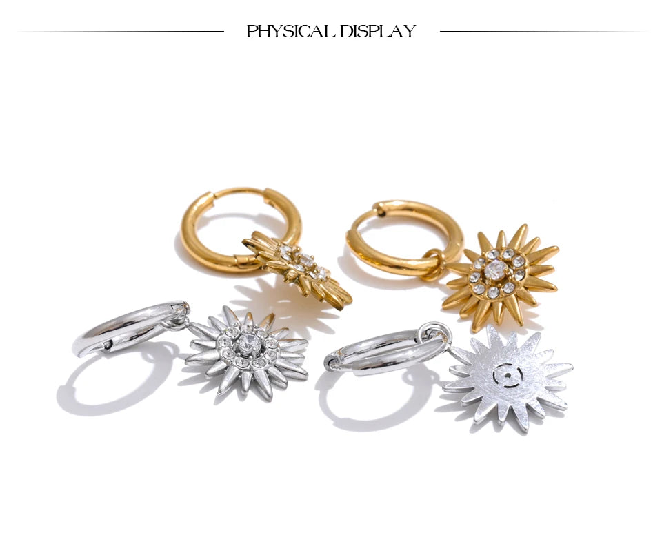 Cubic zirconia sun geometric earrings in gold-plated stainless steel with cubic zirconia.