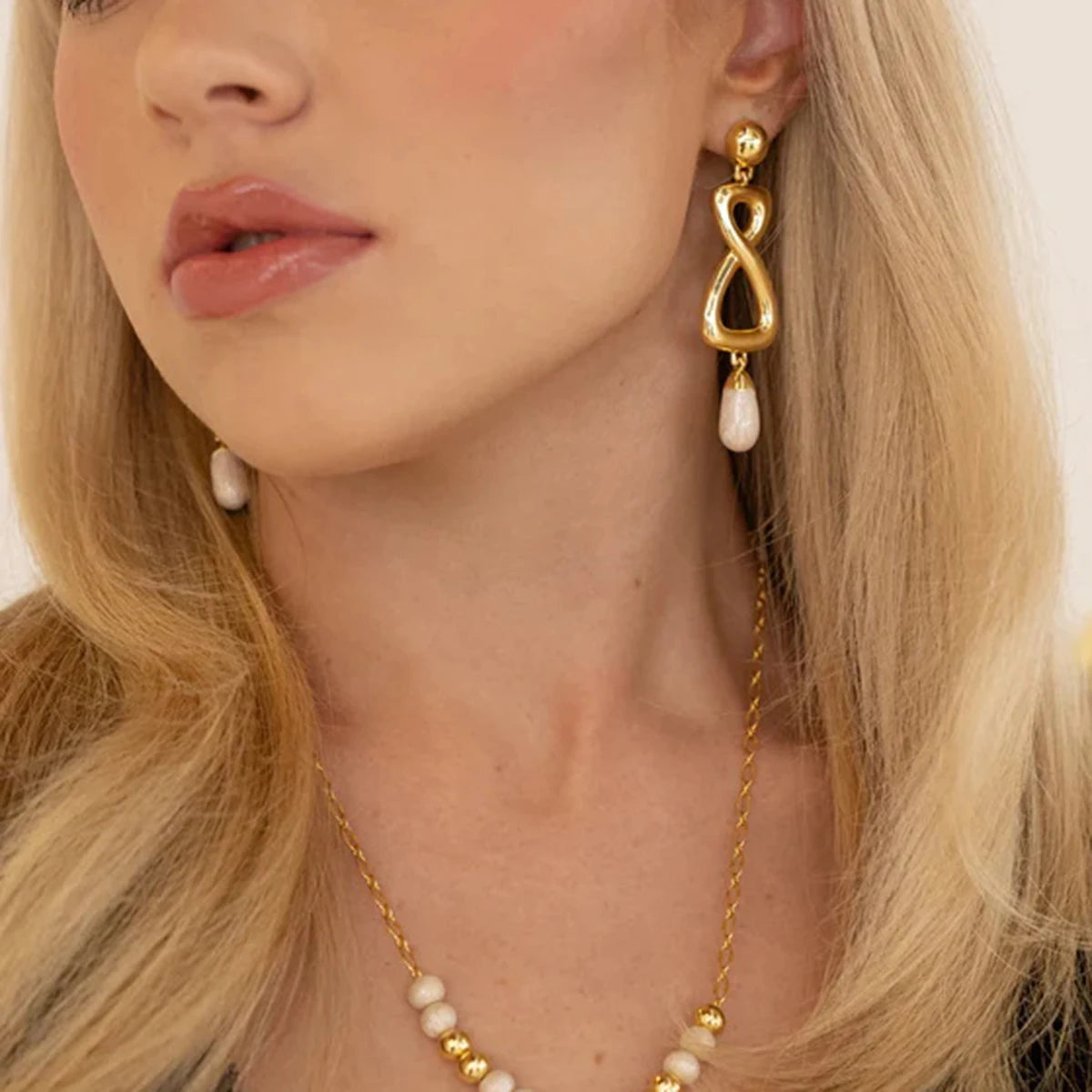 Teardrop Pearl Drop Earrings — Stainless Steel · PS086