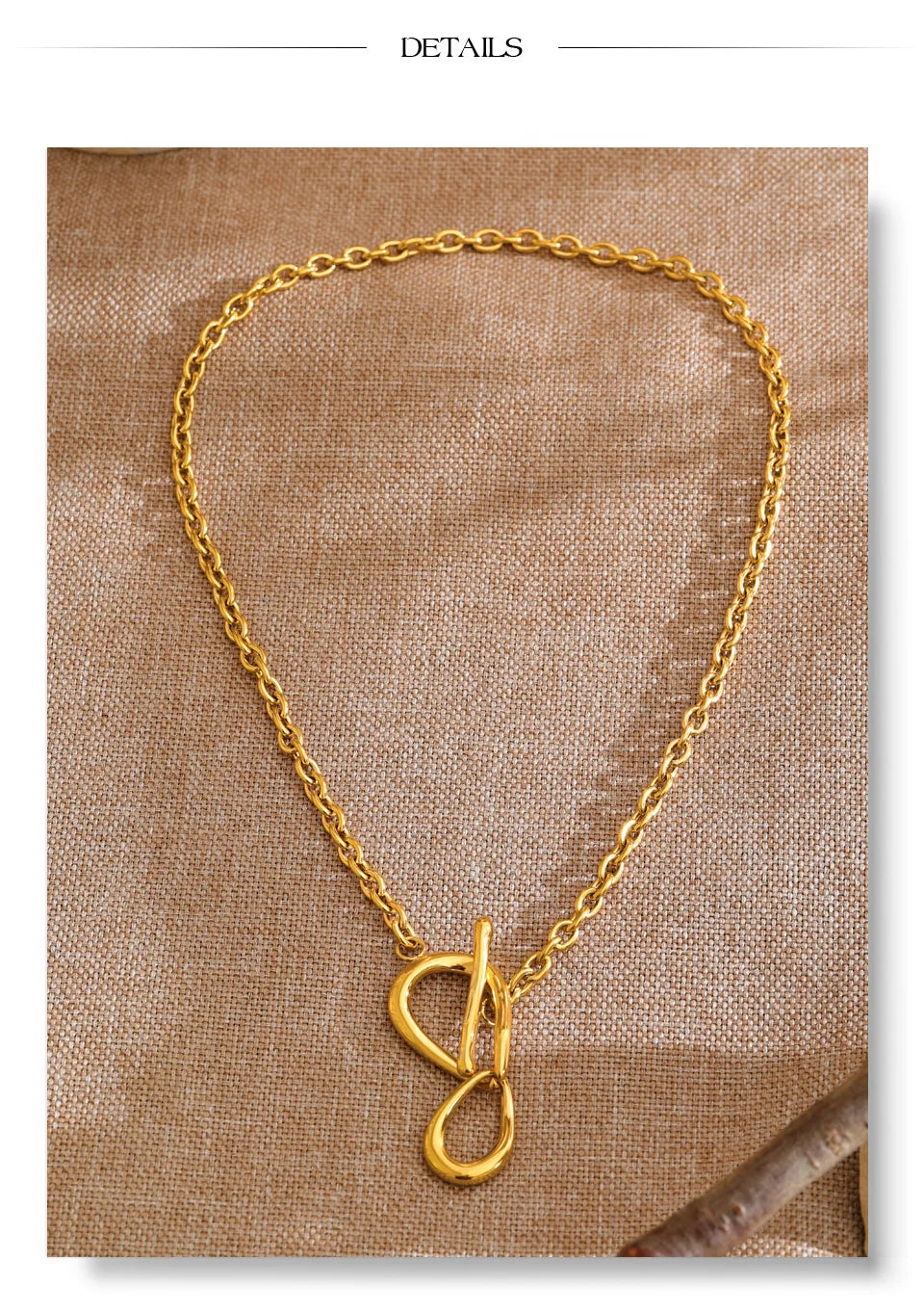 Geometric necklace in gold-plated stainless steel.