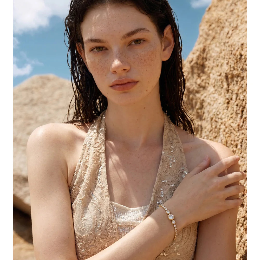 Cubic zirconia geometric chain necklace in gold-plated stainless steel with cubic zirconia.