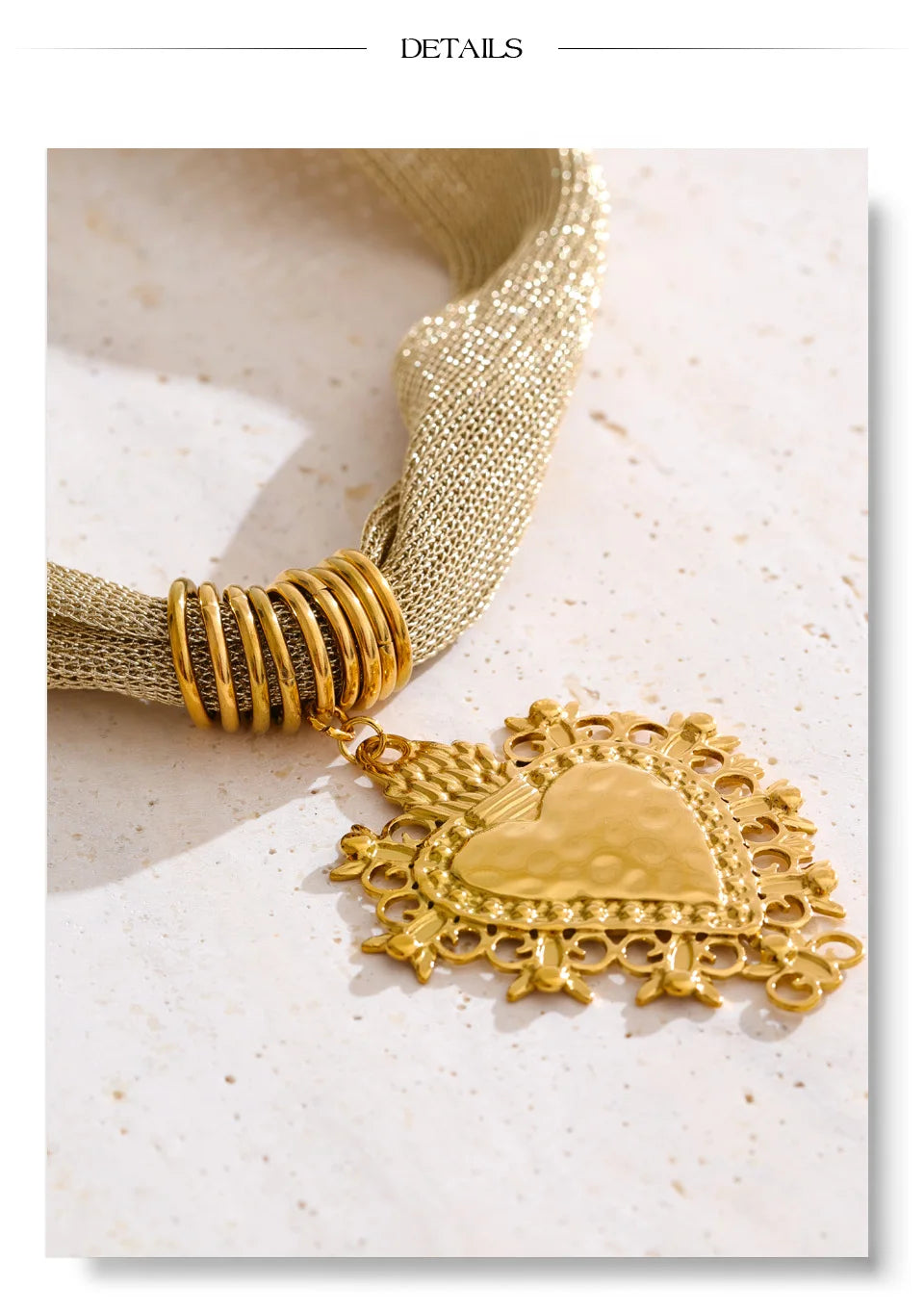 Heart chain necklace in gold-plated stainless steel.
