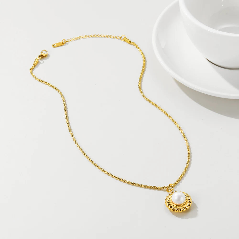 Rope Chain Pearl Round Metal Pendant Necklace — 316L Stainless Steel · PS389