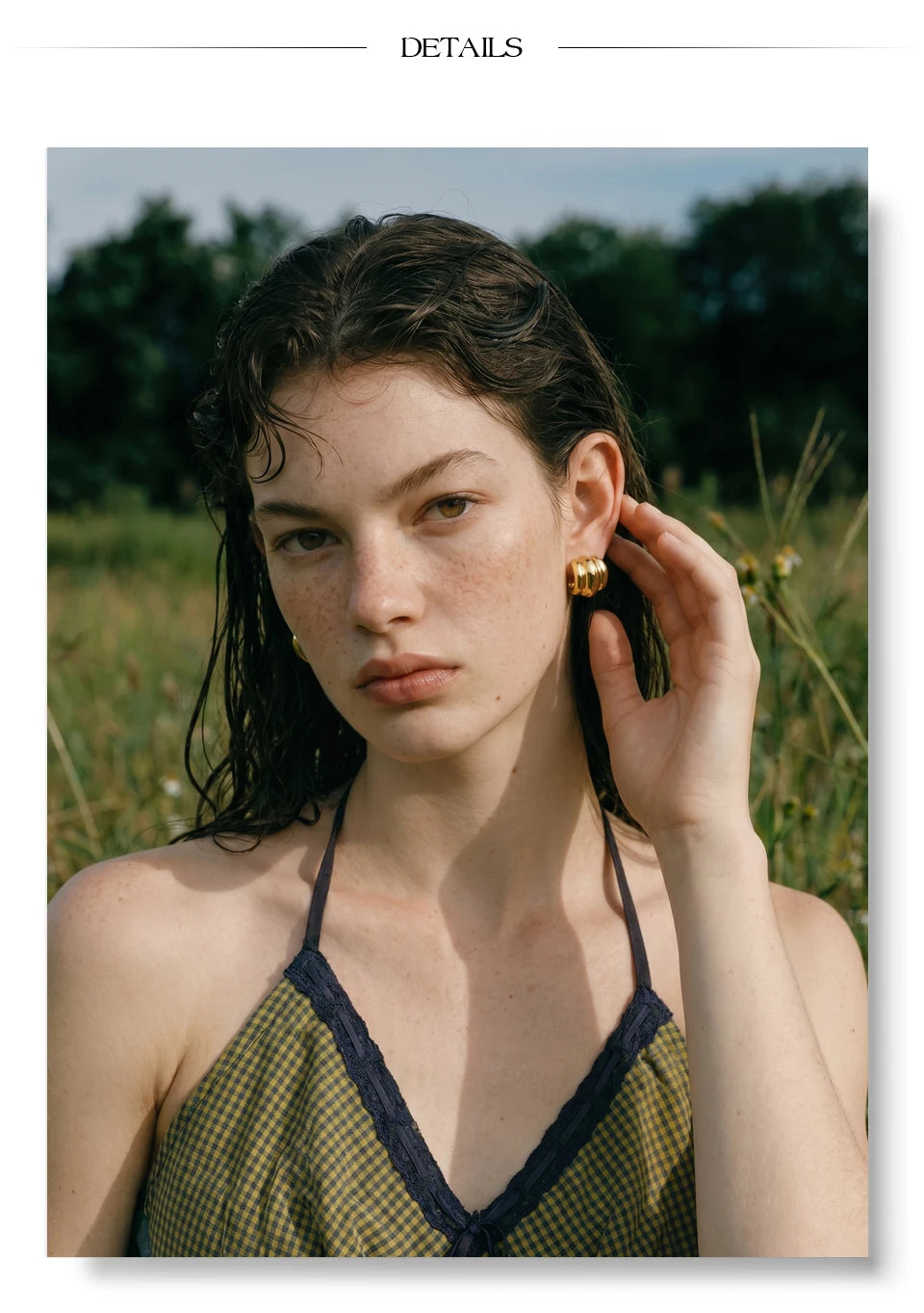 Geometric earrings in gold-plated stainless steel.