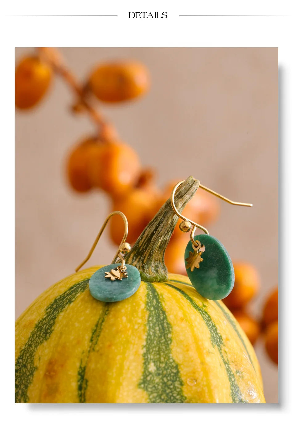 Natural stone geometric earrings in gold-plated stainless steel with natural stone.