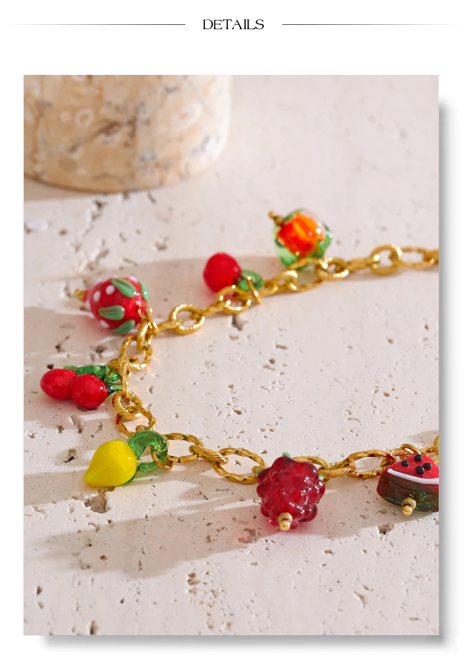 Geometric necklace in gold-plated stainless steel.