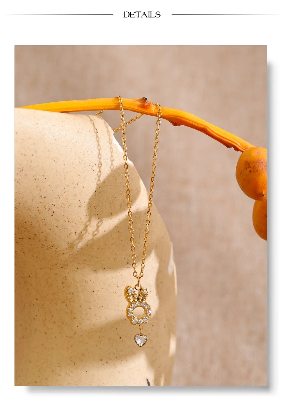 Cubic zirconia necklace in gold-plated stainless steel with cubic zirconia.