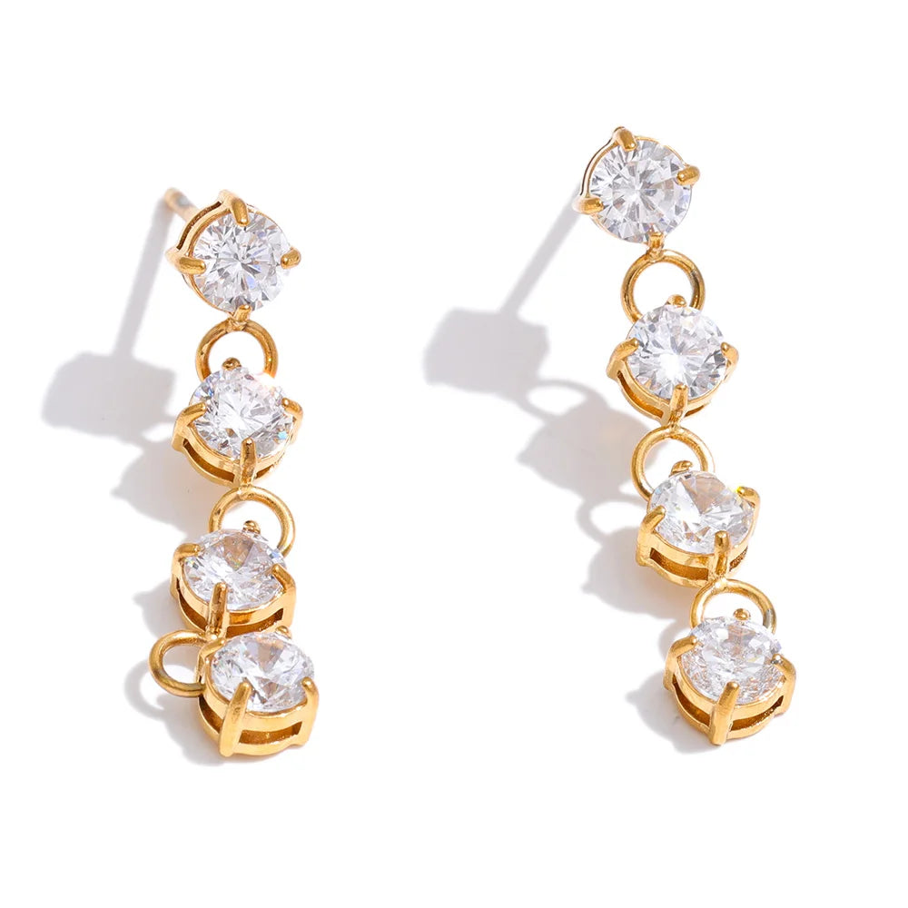 Cubic zirconia geometric chain earrings in gold-plated stainless steel with cubic zirconia.