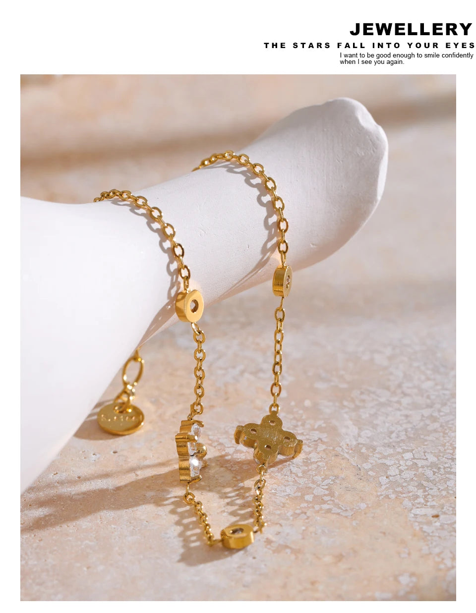 Cubic zirconia flower geometric necklace in gold-plated stainless steel with cubic zirconia.