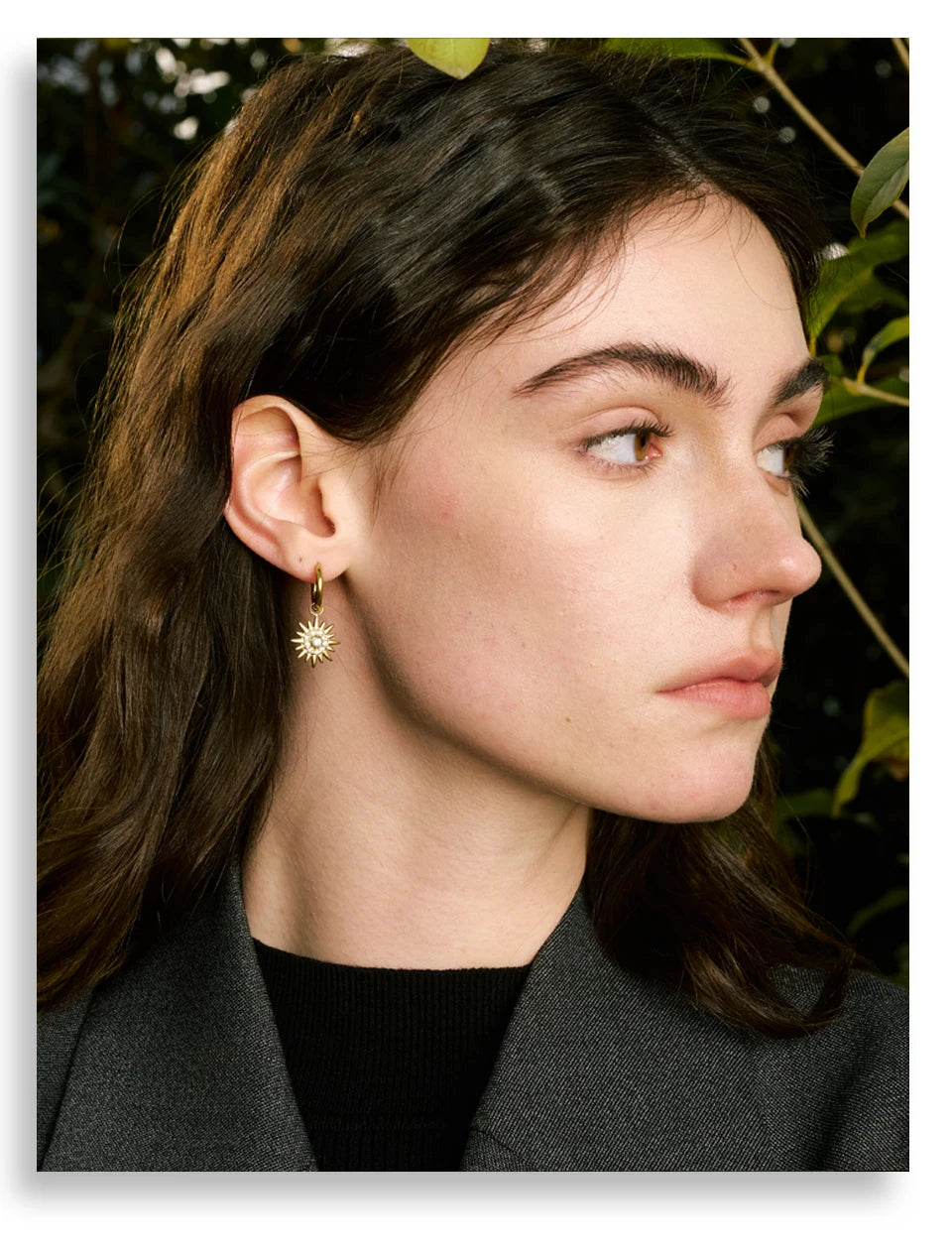 Cubic zirconia sun geometric earrings in gold-plated stainless steel with cubic zirconia.