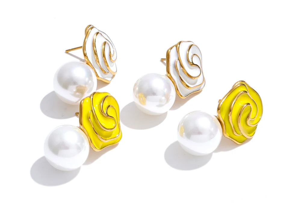 White pearl enamel earrings in gold-plated stainless steel with pearl and enamel.
