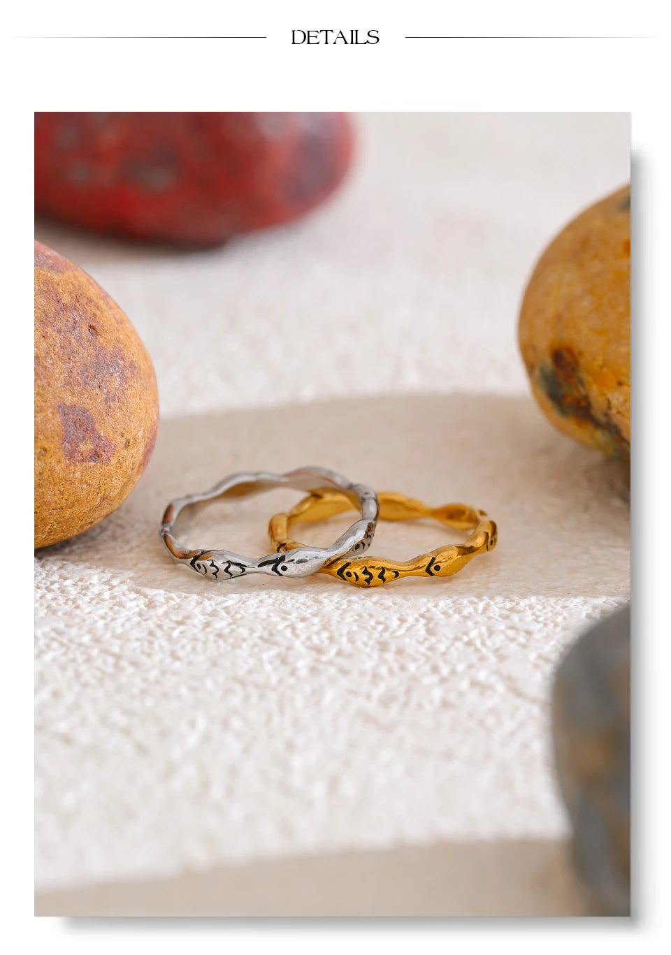 Minimalist geometric ring in 18K gold-plated stainless steel.