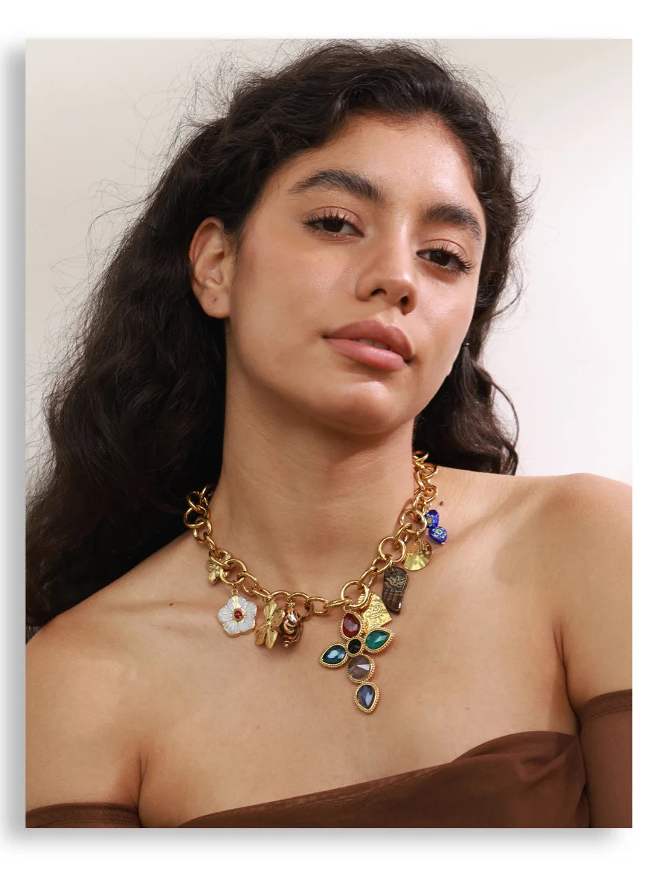 Cubic zirconia heart flower necklace in gold-plated stainless steel with cubic zirconia.