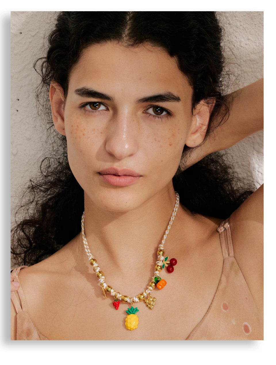Geometric necklace in gold-plated stainless steel.