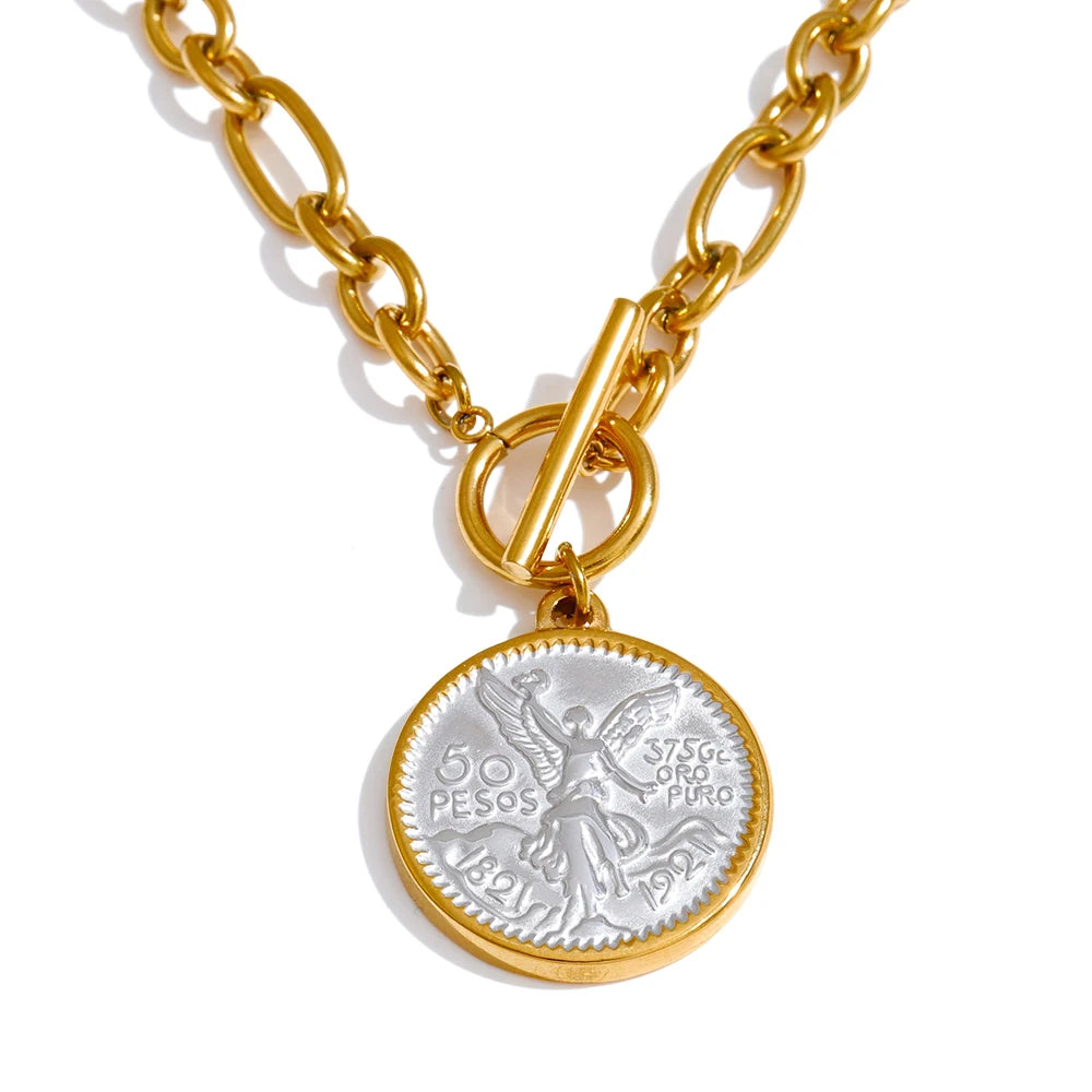 Geometric necklace in gold-plated stainless steel.