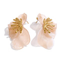 Resin acrylic flower earrings in gold-plated stainless steel with resin and acrylic.