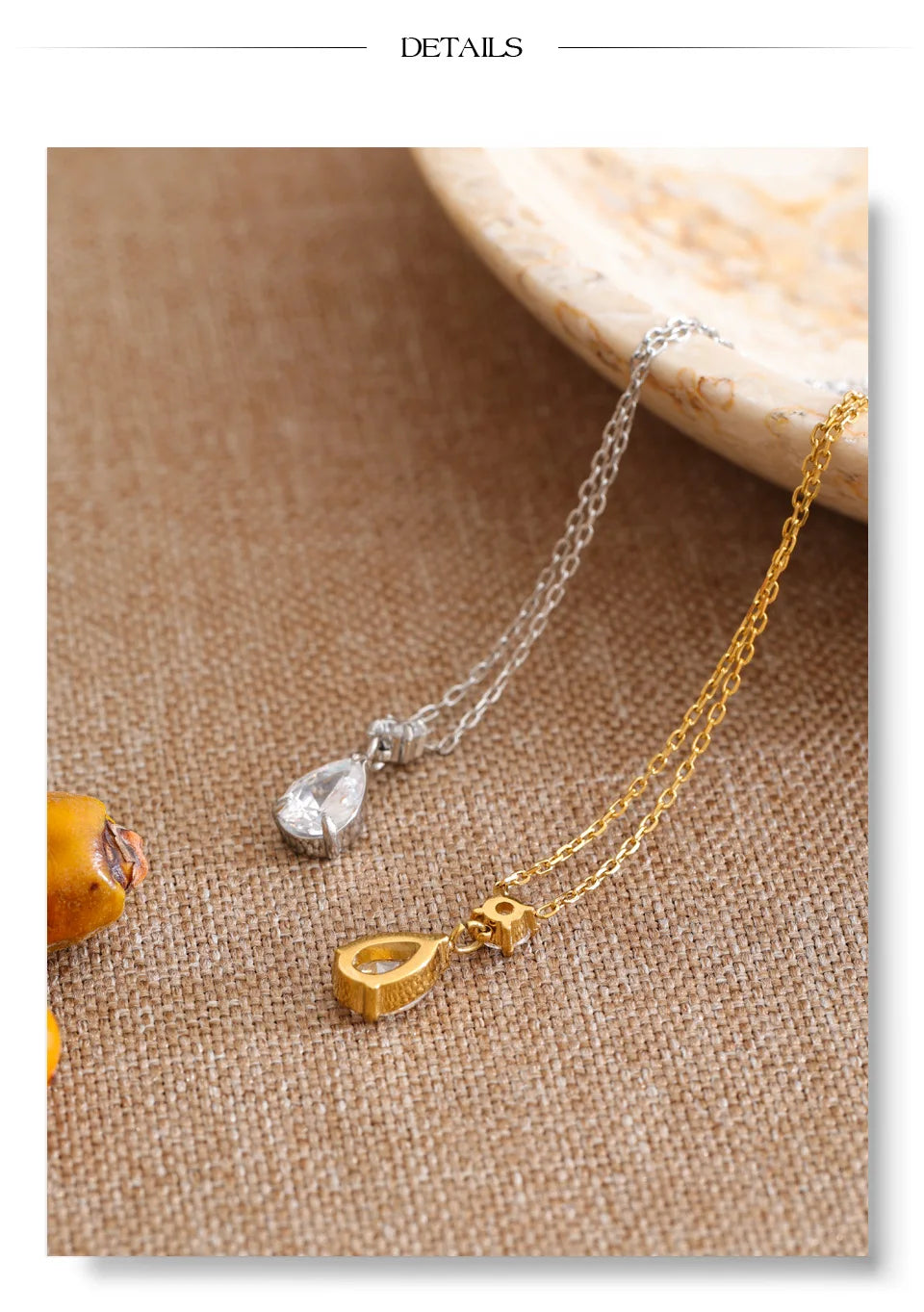 Cubic zirconia necklace in gold-plated stainless steel with cubic zirconia.