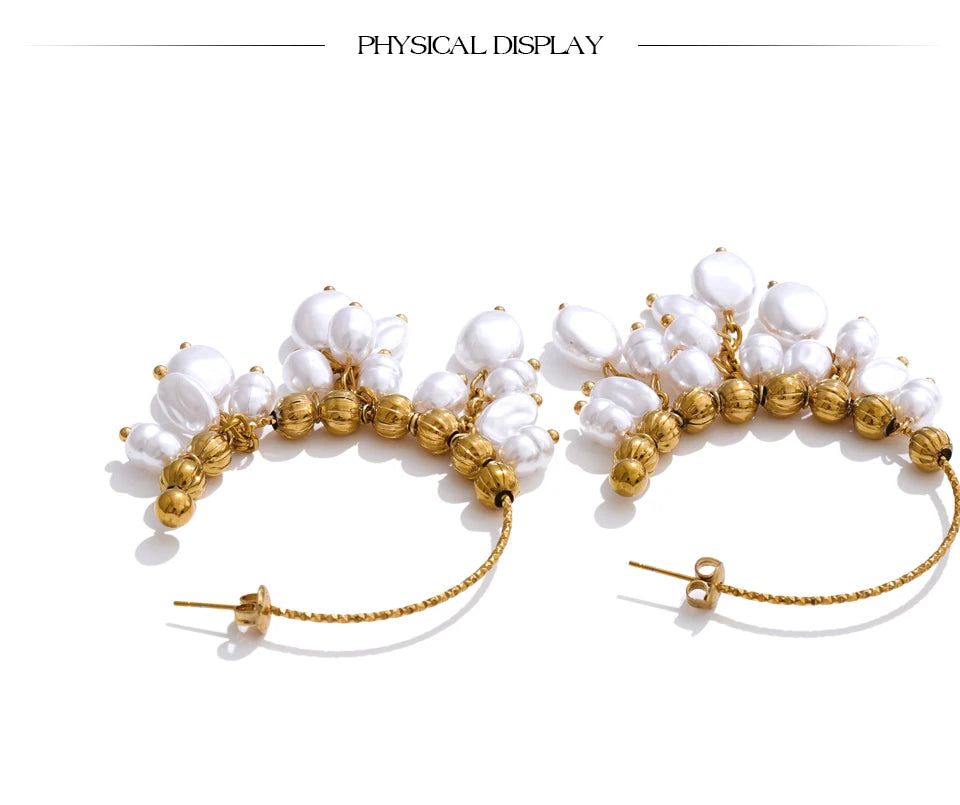 Pearl geometric earrings in gold-plated stainless steel with pearl.