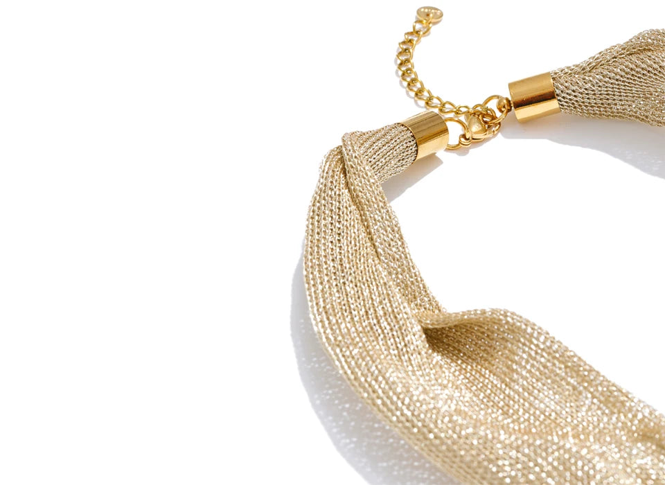 Heart chain necklace in gold-plated stainless steel.
