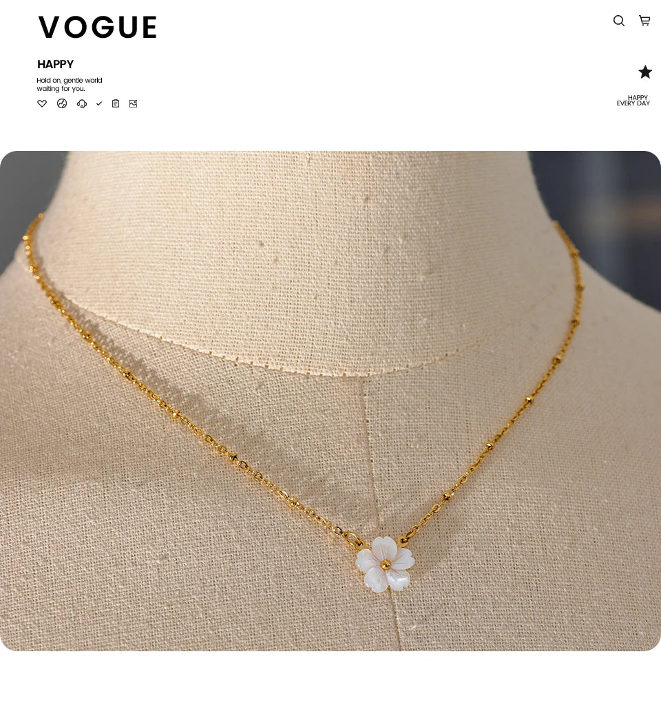 Shell flower chain necklace in gold-plated stainless steel with shell.