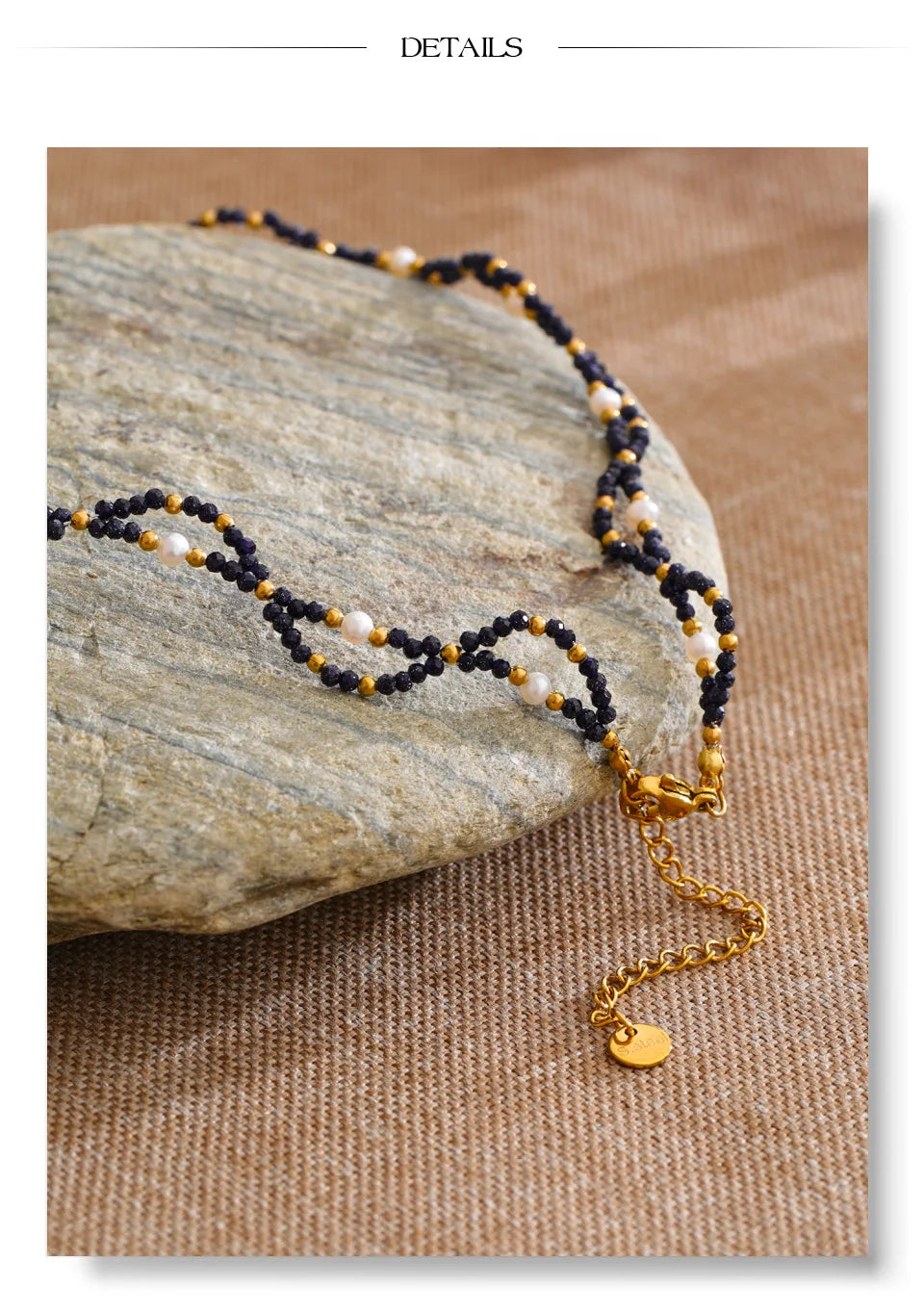 Pearl natural stone beaded necklace in gold-plated stainless steel with pearl and natural stone.