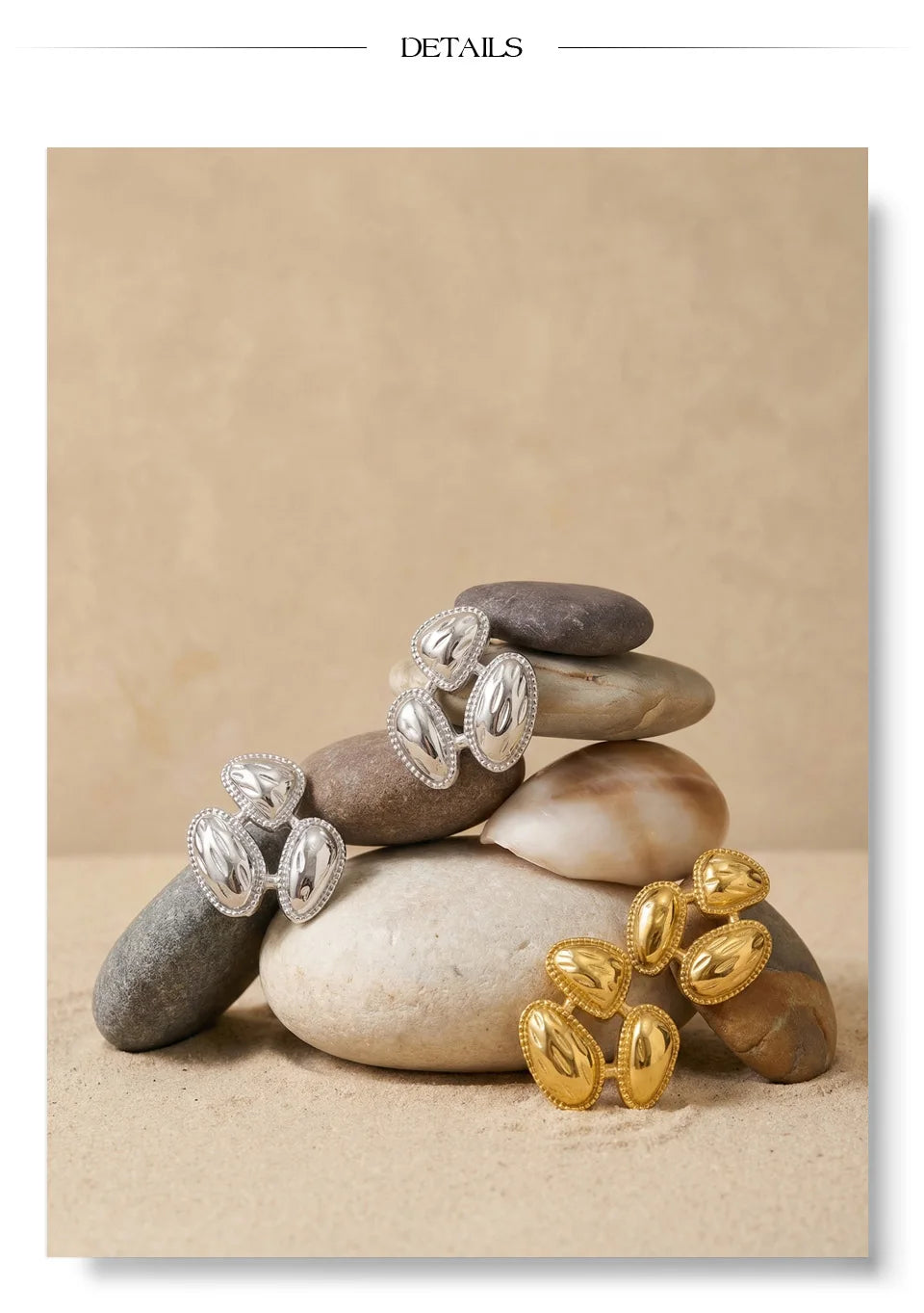Geometric earrings in gold-plated stainless steel.