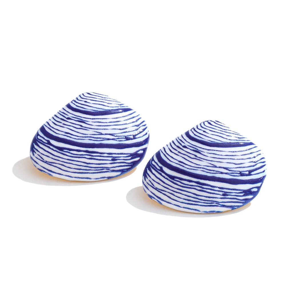 Shell enamel geometric earrings in gold-plated stainless steel with shell and enamel.