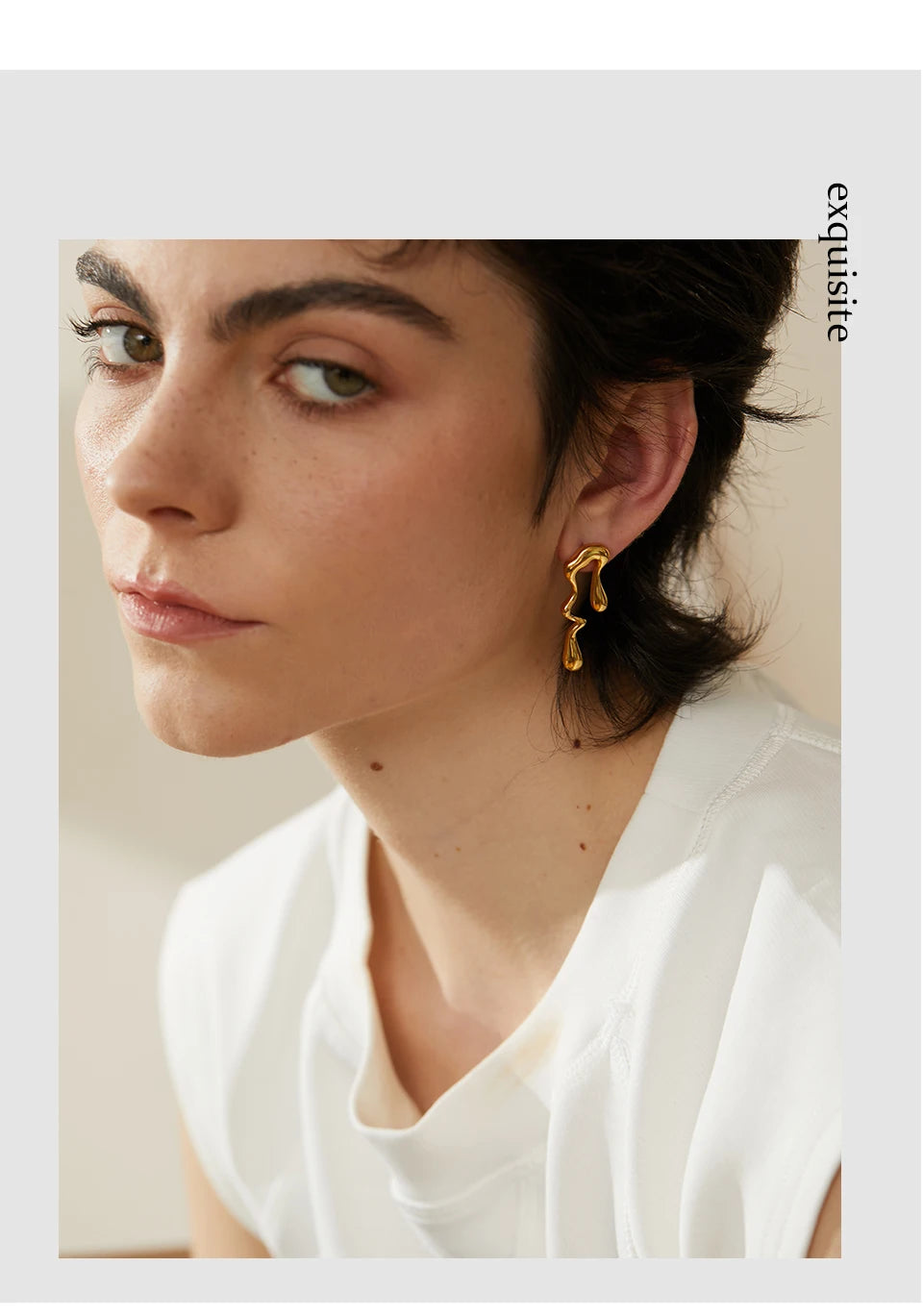 Geometric earrings in 18K gold-plated stainless steel.