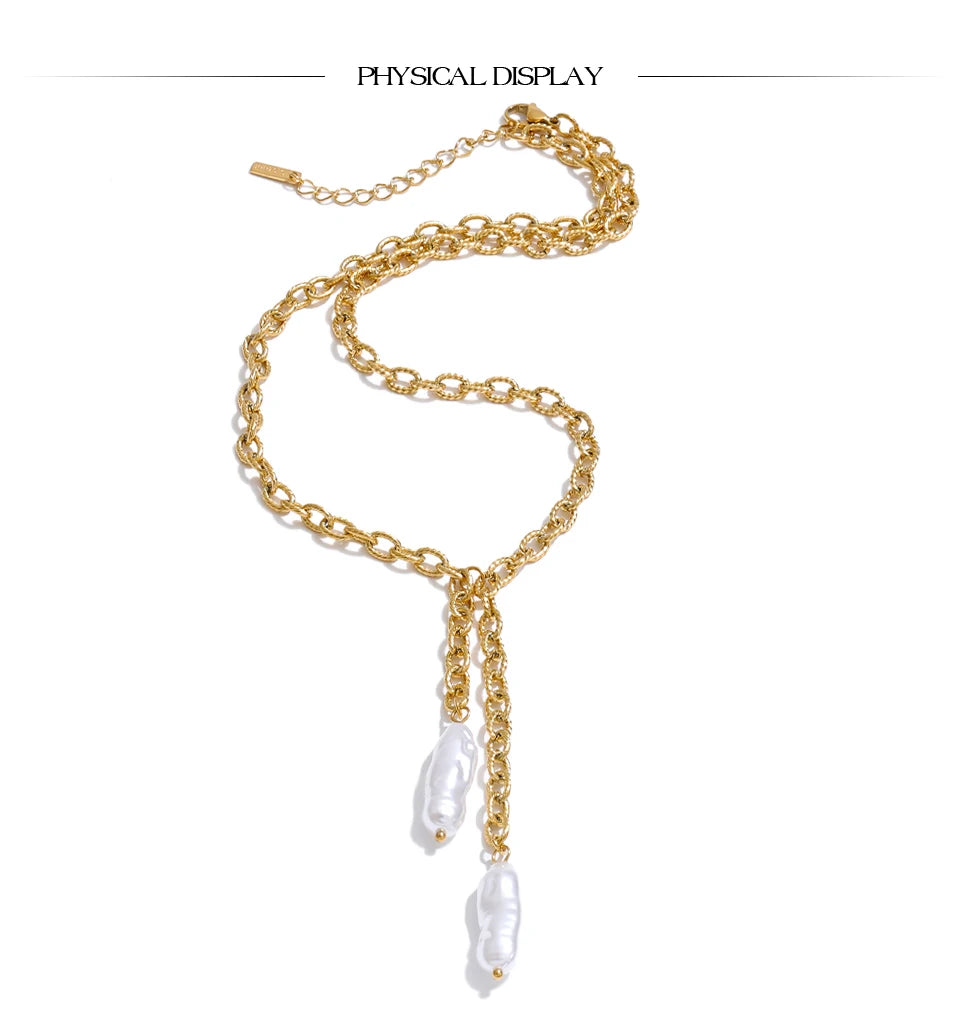 Pearl geometric chain necklace in gold-plated stainless steel with pearl.