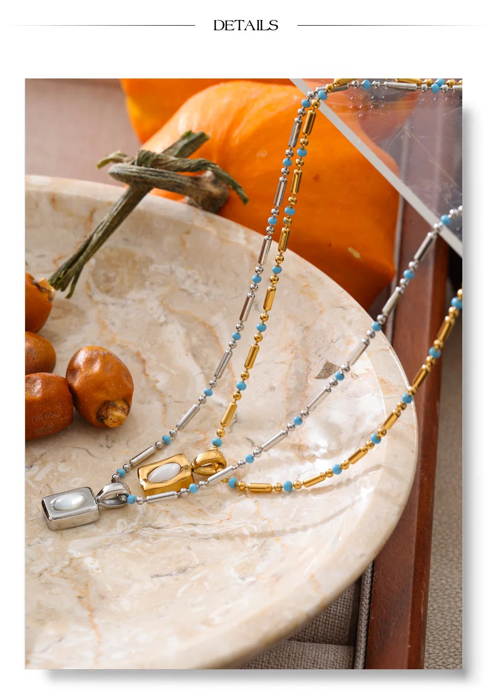 Shell geometric necklace in gold-plated stainless steel with shell.