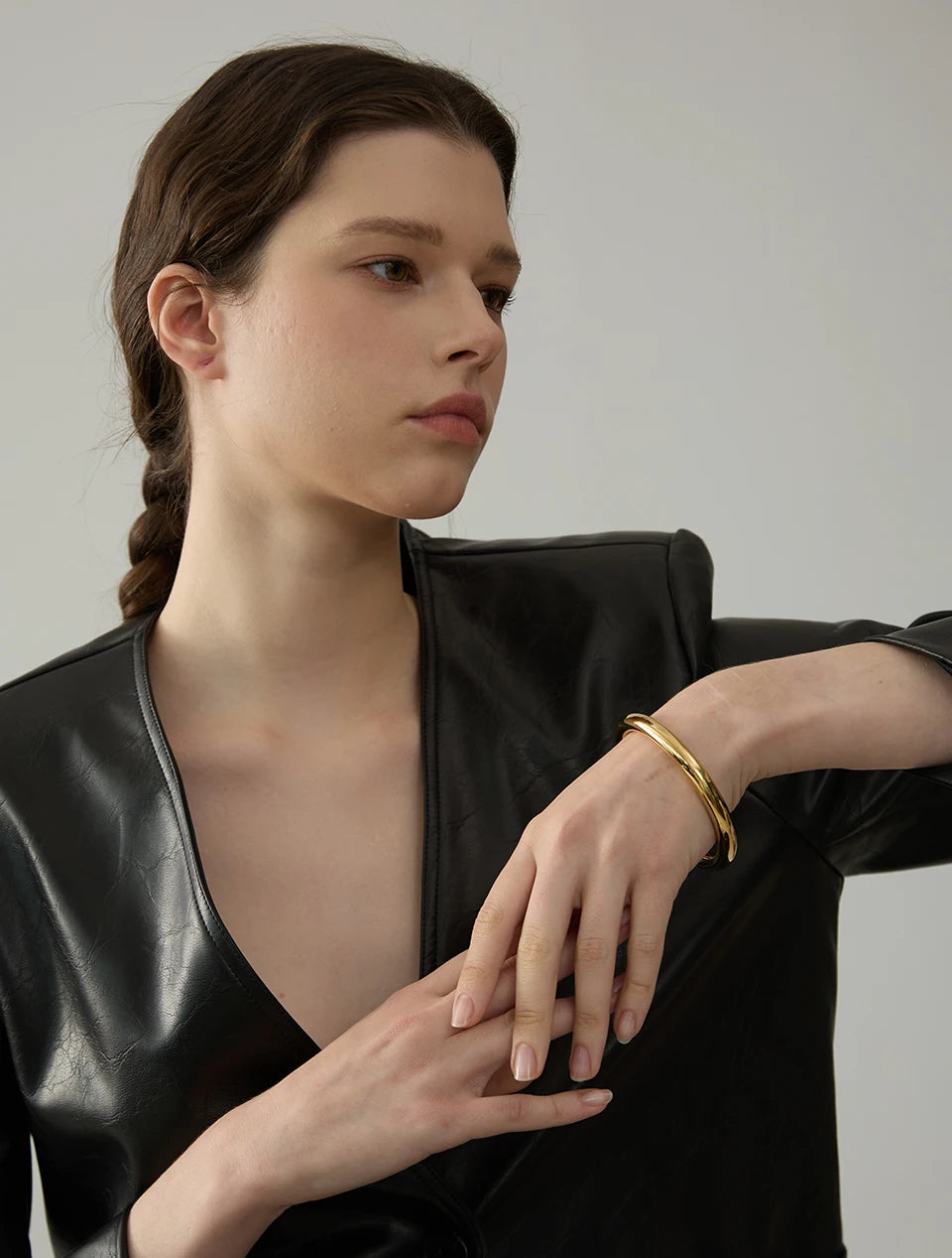 Hammered Geometric Bracelet — Gold-Plated Stainless Steel · PS2018