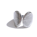 Shell geometric ring in gold-plated stainless steel with shell.