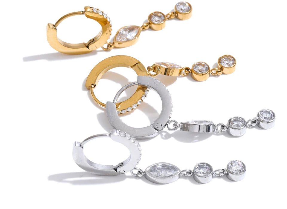 Cubic zirconia geometric chain earrings in gold-plated stainless steel with cubic zirconia.
