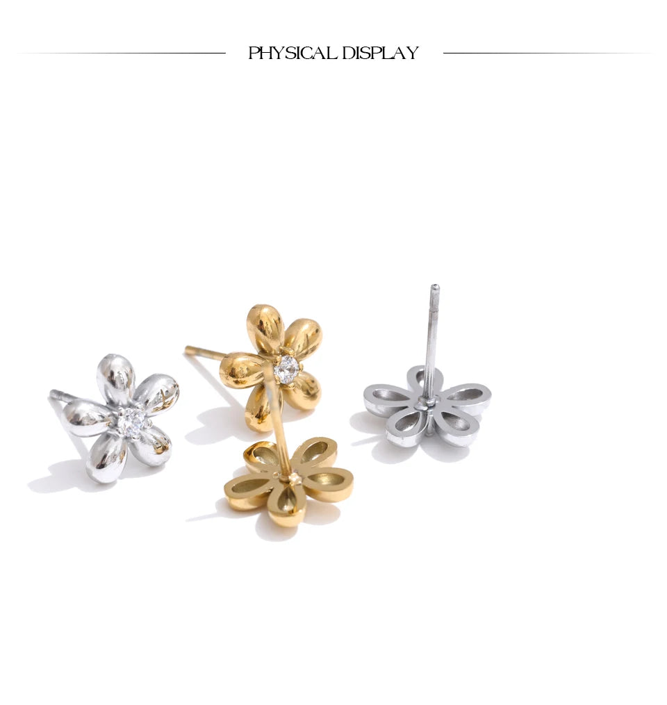 Cubic zirconia flower earrings in gold-plated stainless steel with cubic zirconia.