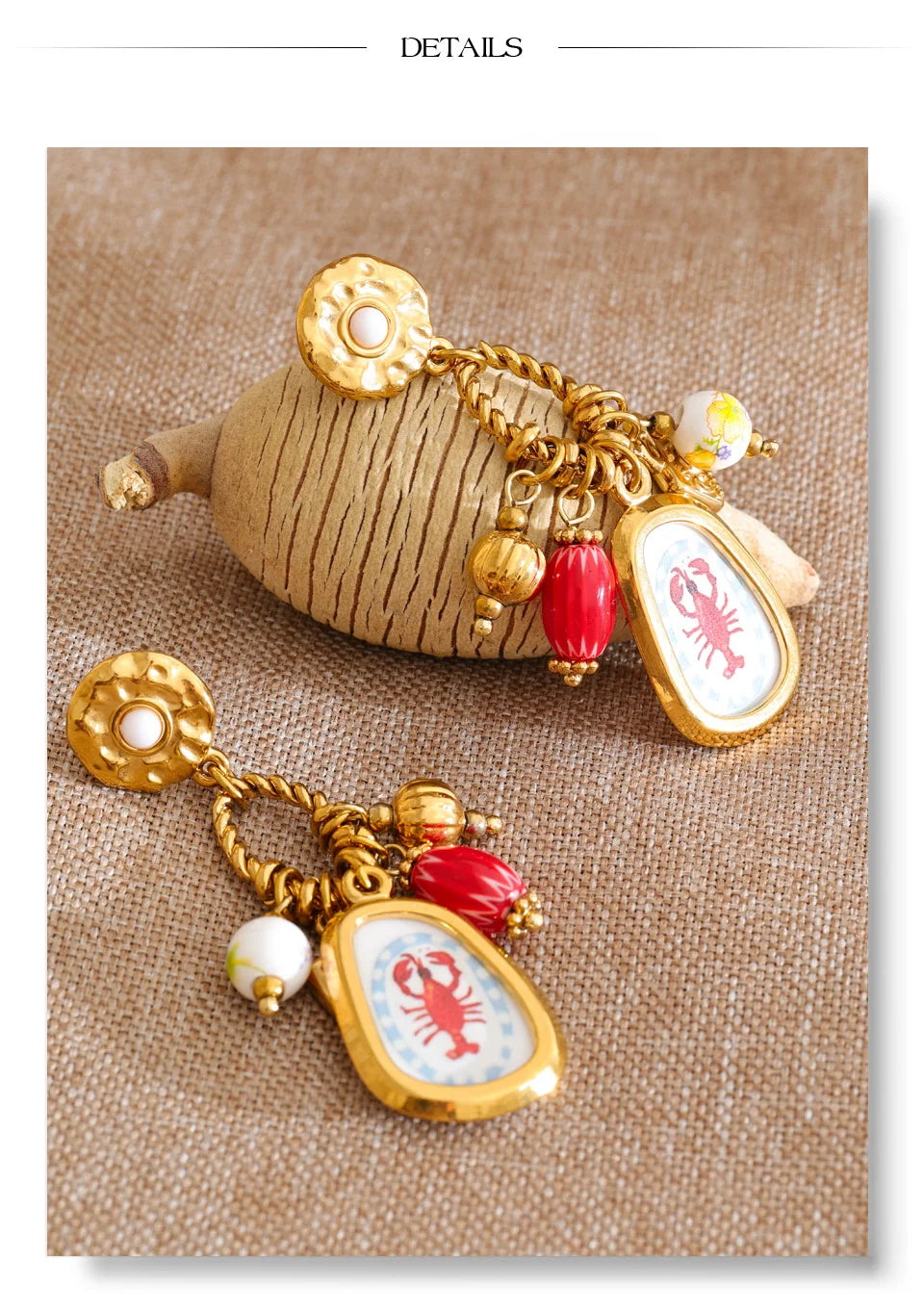 Geometric earrings in gold-plated stainless steel.