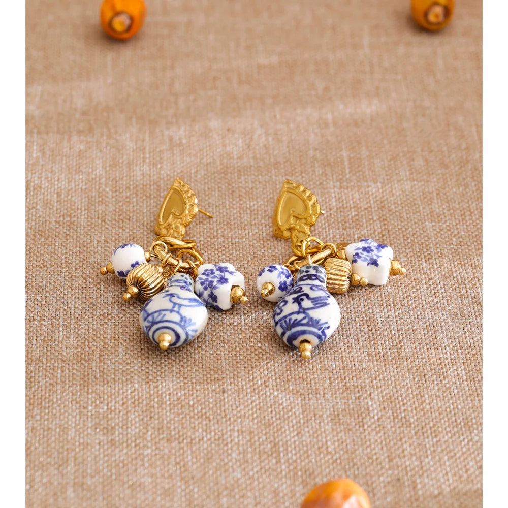 Heart flower geometric earrings in gold-plated stainless steel.