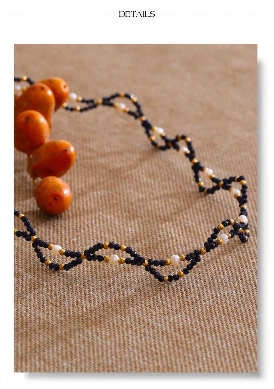 Pearl natural stone beaded necklace in gold-plated stainless steel with pearl and natural stone.