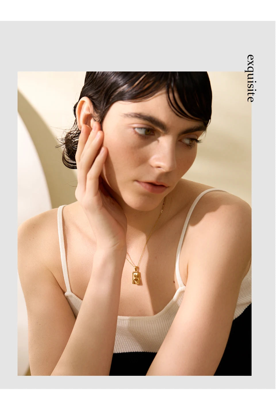 Geometric necklace in gold-plated stainless steel.