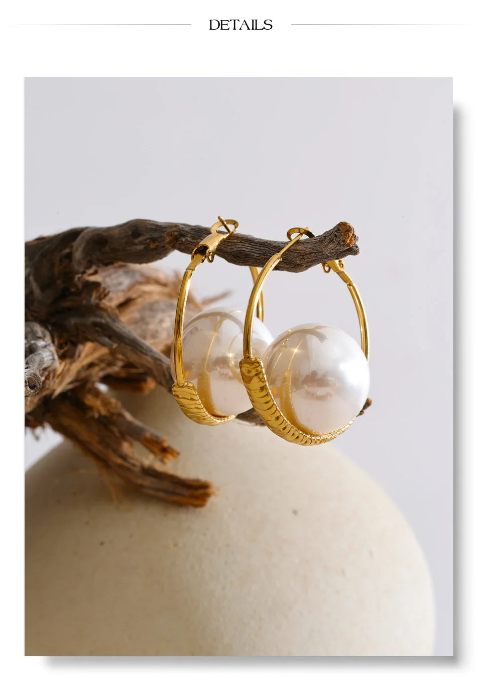 Pearl geometric earrings in gold-plated stainless steel with pearl.