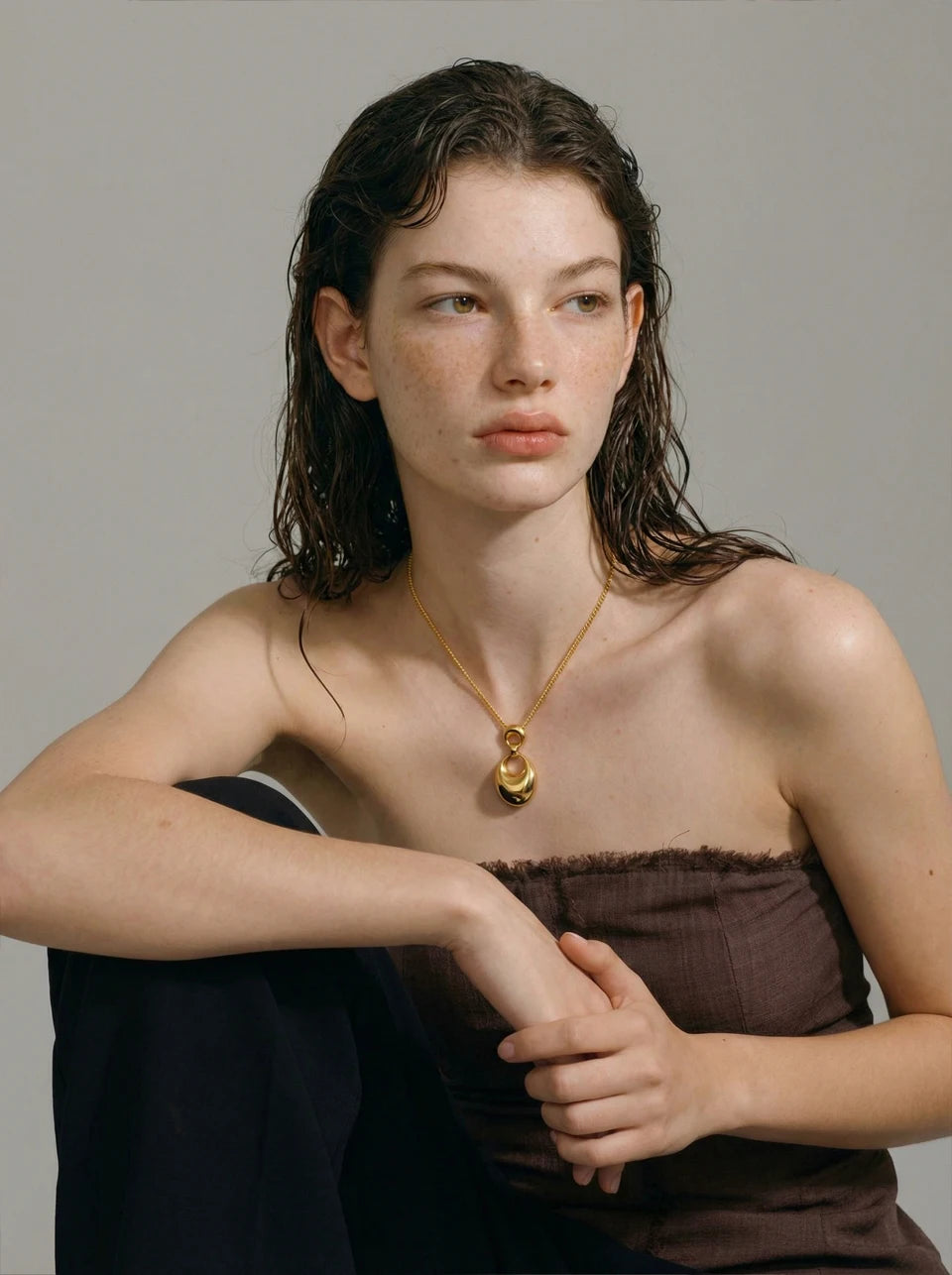 Geometric necklace in gold-plated stainless steel.