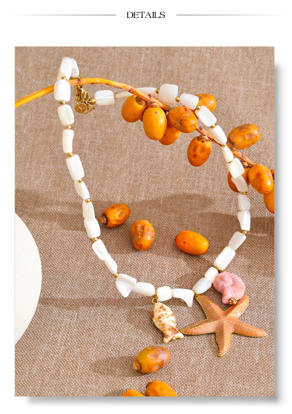 Shell star chain necklace in gold-plated stainless steel with shell.